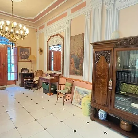Aparthotel La Traviata - *