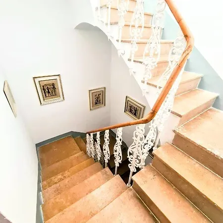 Aparthotel La Traviata - *