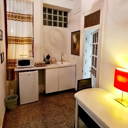 Aparthotel La Traviata - *